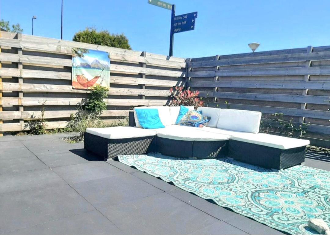 Huisje Britt Met Grote Tuin En Veel Privacy Dirkshorn Экстерьер фото