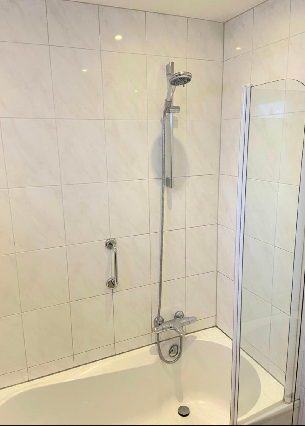 Huisje Britt Met Grote Tuin En Veel Privacy Dirkshorn Экстерьер фото