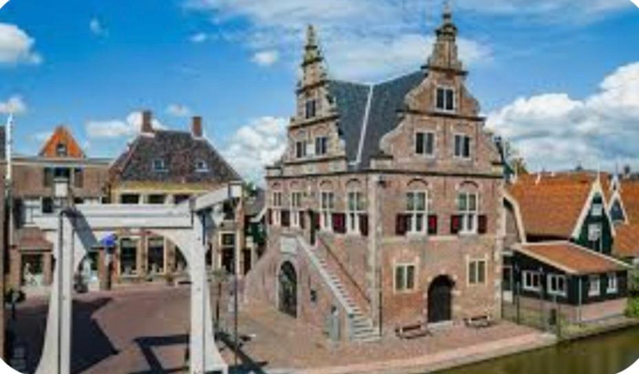 Huisje Britt Met Grote Tuin En Veel Privacy Dirkshorn Экстерьер фото